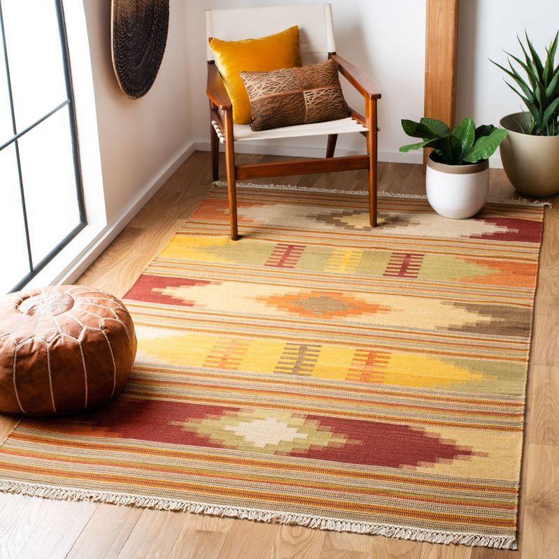 Kilim NVK177 Hand Woven Area Rug - Red/Multi - 6'x9' - Safavieh.