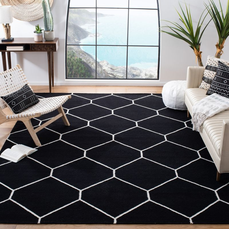 Dhurries DHU635 Hand Woven Area Rug - Black/Ivory - 6'x9' - Safavieh.