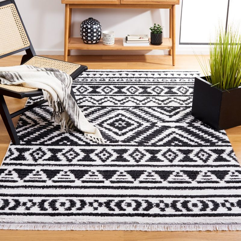 Augustine AGT849 Machine Made Indoor Area Rug - Black/Ivory - 6'-4"x6'-4" - Safavieh