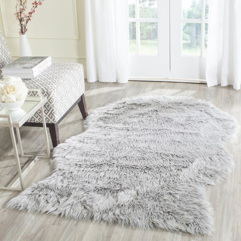 Faux Sheep Skin FSS118 Power Loomed Area Rug - Light Grey - 4'x6' - Safavieh.