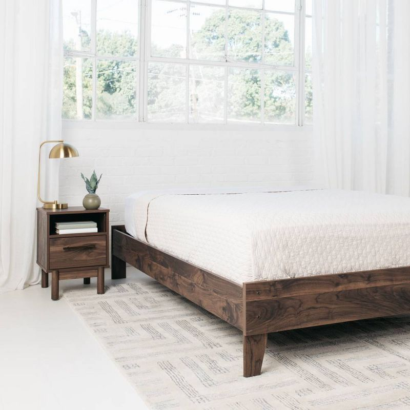 Full Calverson Platform Bed Mocha - Signature Design by Ashley