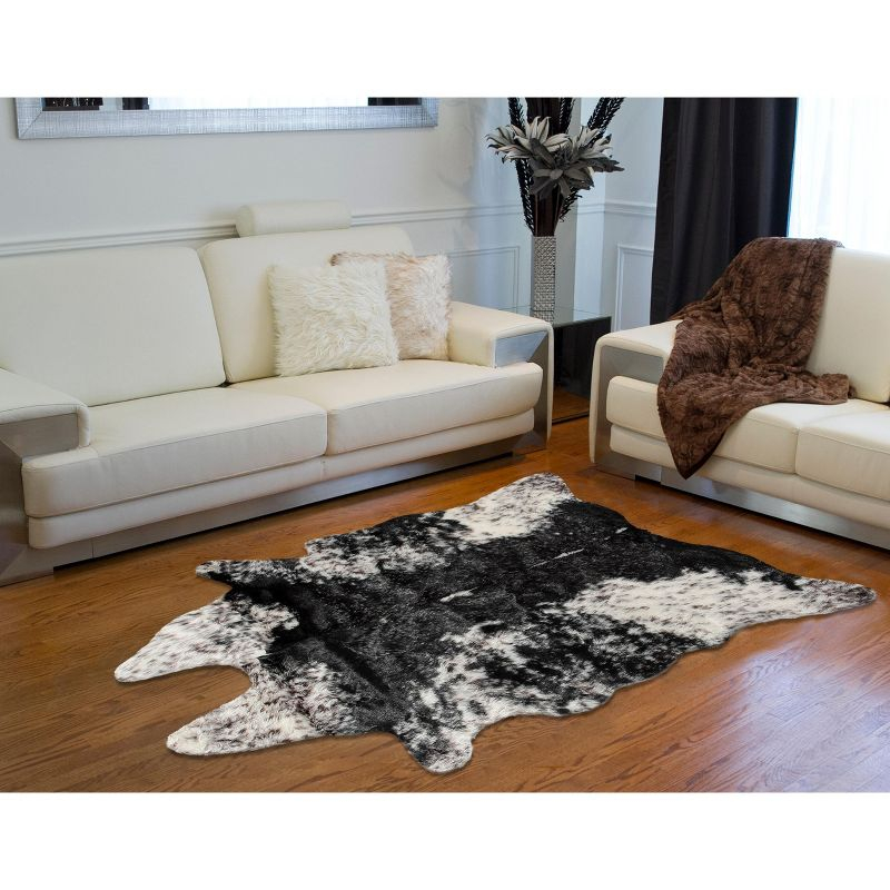 Luxe Classic Faux Hide Rug | Edinburgh s&p black/white | 5.25'x7.5'