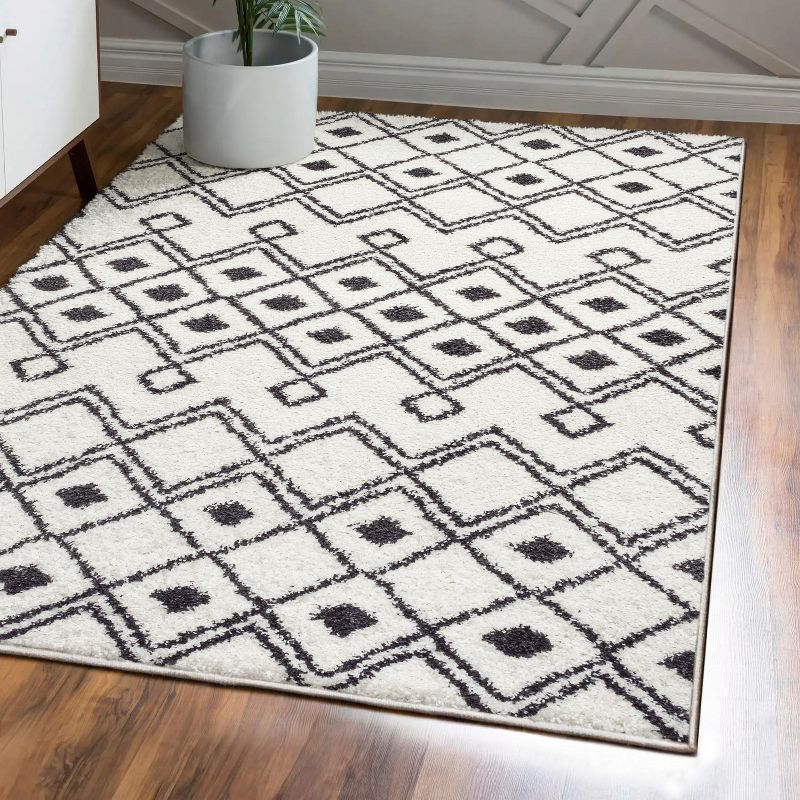 3'x5' Caimari Moroccan Diamond Shag Area Rug, White/Black - JONATHAN Y