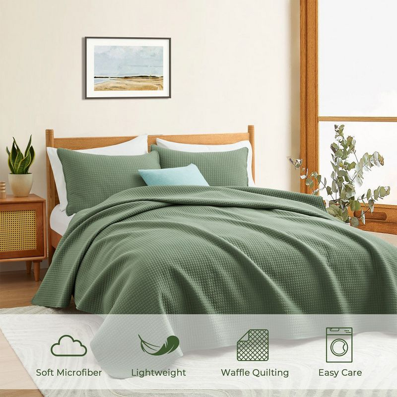 Peace Nest Premium Ultra Soft Reversible Quilted Coverlet Set, King, Green