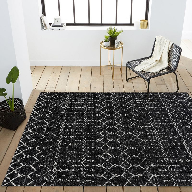 JONATHAN Y Moroccan HYPE Boho Vintage Diamond Black/Ivory 5 ft. x 8 ft. Area Rug
