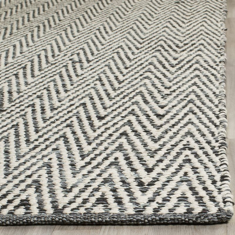 Montauk MTK411 Hand Woven Indoor Accent Rug - Ivory/Dark Grey - 3'x5' - Safavieh.
