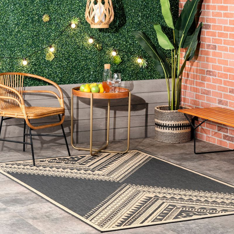 Nuloom Landry Geometric 4x6 Indoor/Outdoor Area Rug for Living Room Patio Deck Front Porch Kitchen, Charcoal/Ivory
