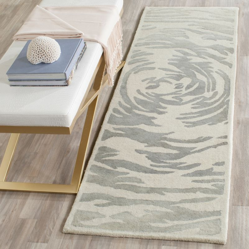 Bella BEL128 Hand Tufted Runner Rug - Ivory/Grey - 2'3"x7' - Safavieh.