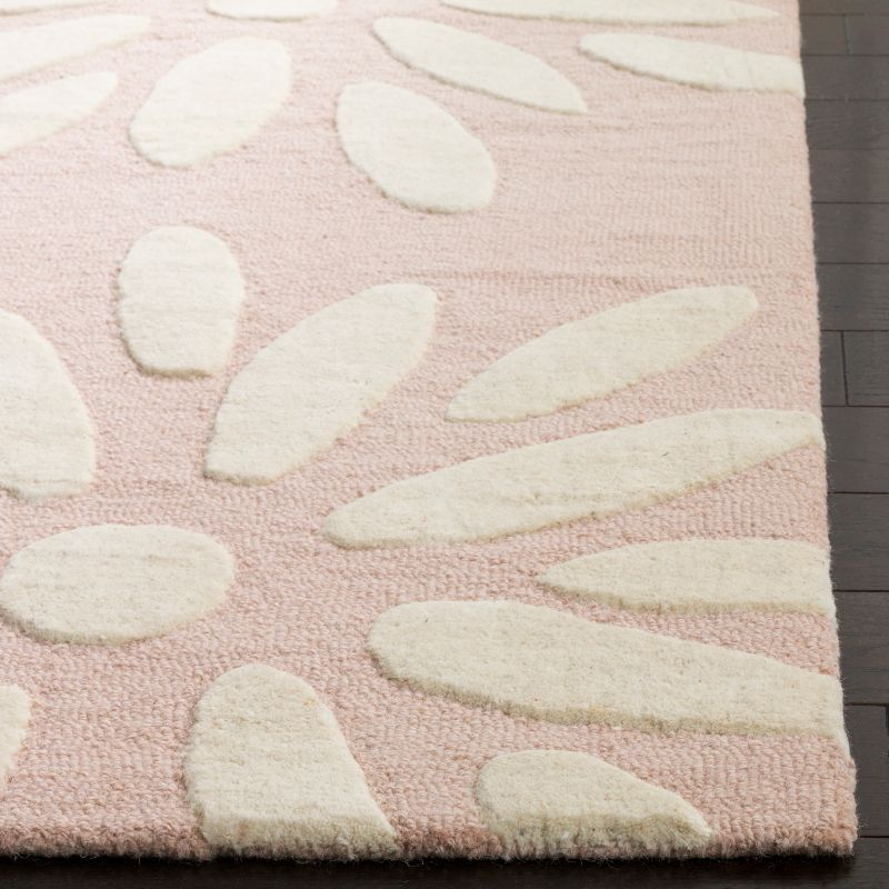 Safavieh Kids Daisy SFK914 Hand Tufted Indoor Area Rug - Pink/Ivory - 5'x7' - Safavieh