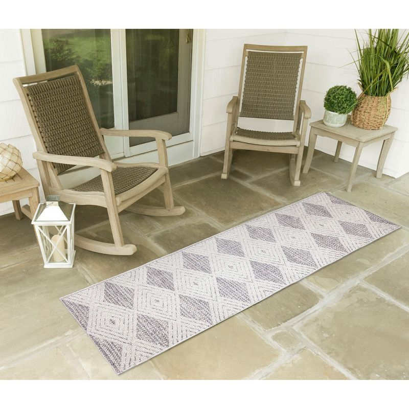 Liora Manne Dunes Modern Diamond Indoor/Outdoor Rug Silver 1'11" x 4'11"