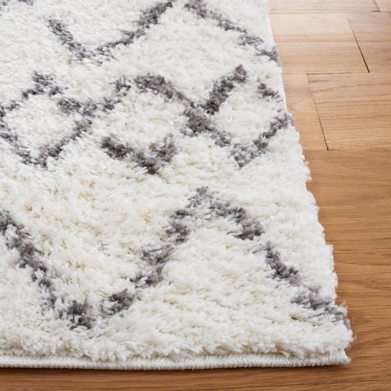 Berber Shag BER165 Power Loomed Indoor Area Rug - Cream/Light Grey - 6'7"x6'7" - Safavieh