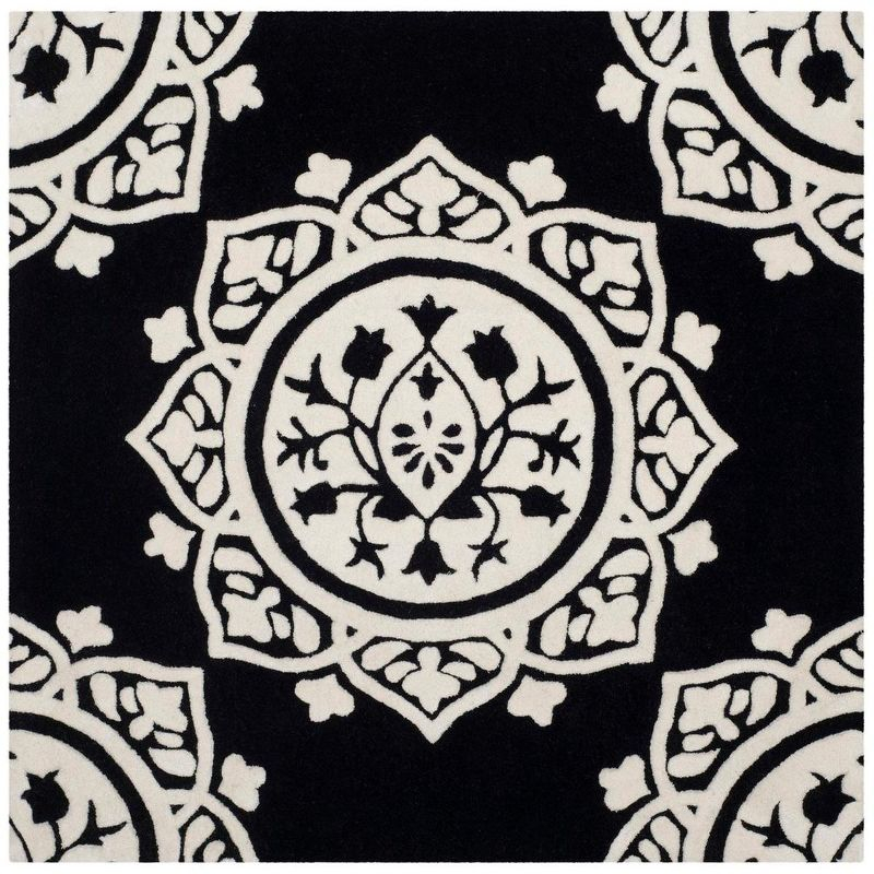 Bella BEL136 Hand Tufted Indoor Area Rug - Black/Ivory - 5'x5' - Safavieh