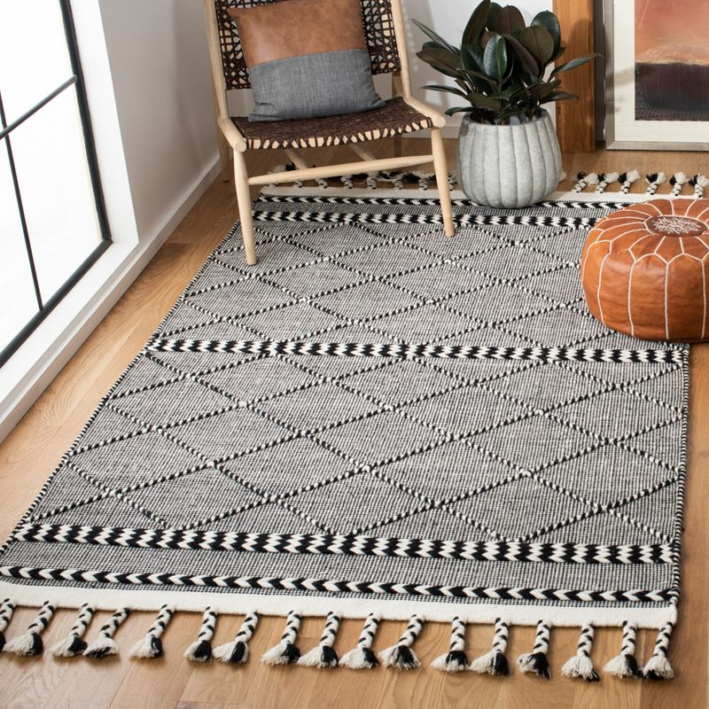 Casablanca CSB575 Hand Loomed Area Rug - Black/Ivory - 8'x10' - Safavieh.