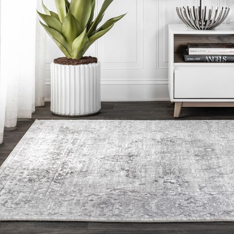4'x6' Modern Persian Vintage Area Rug, Light Grey - JONATHAN Y