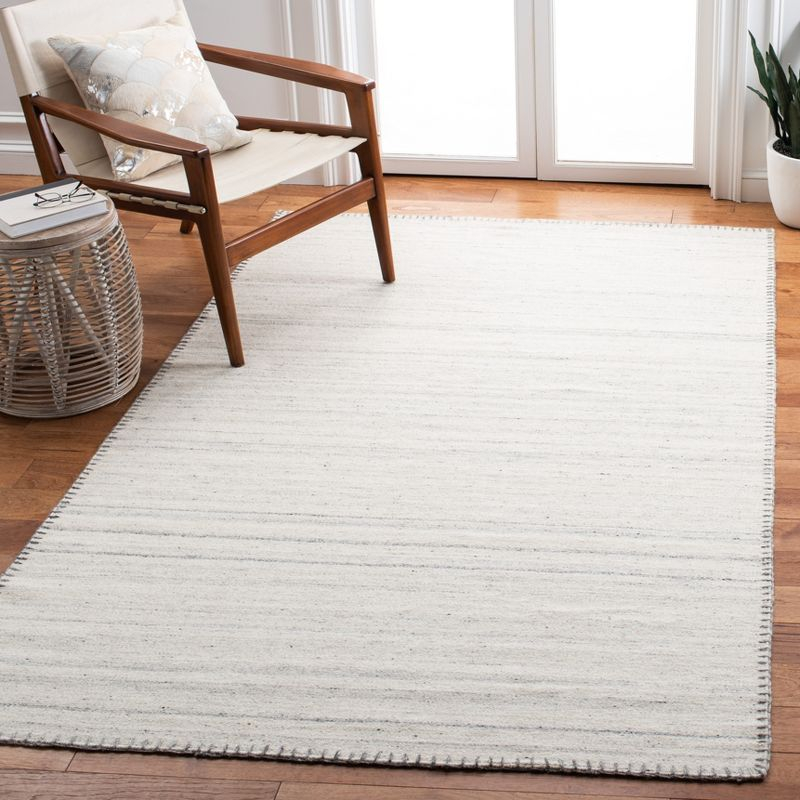 Kilim KLM651 Hand Woven Area Rug - Beige/Light Grey - 5'x8' - Safavieh.