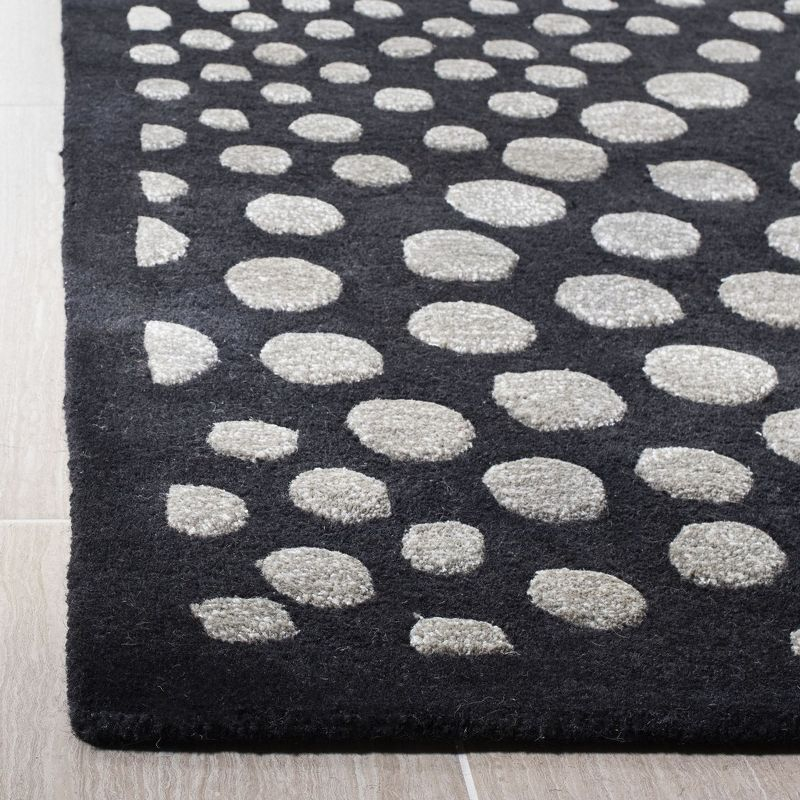 Soho SOH654 Hand Tufted Indoor Accent Rug - Dark Grey - 2'6"x4' - Safavieh