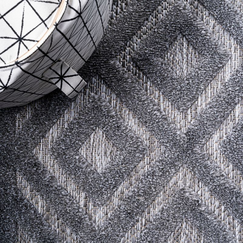 5' Round Portmany Neutral Diamond Trellis Indoor/Outdoor Area Rug, Dark Gray - JONATHAN Y