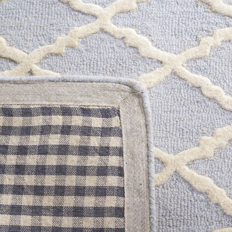 Cambridge CAM137 Tufted Indoor Area Rug - Light Blue/Ivory - 4'x6' - Safavieh