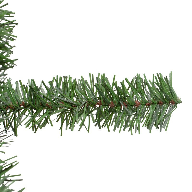 Northlight Canadian Pine Artificial Christmas Wreath - 30" - Unlit