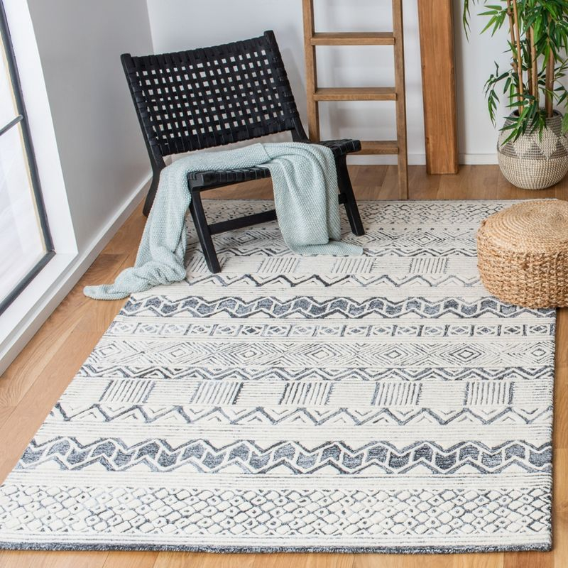 Roslyn ROS802 Hand Tufted Area Rug - Black/Ivory - 4'x6' - Safavieh.