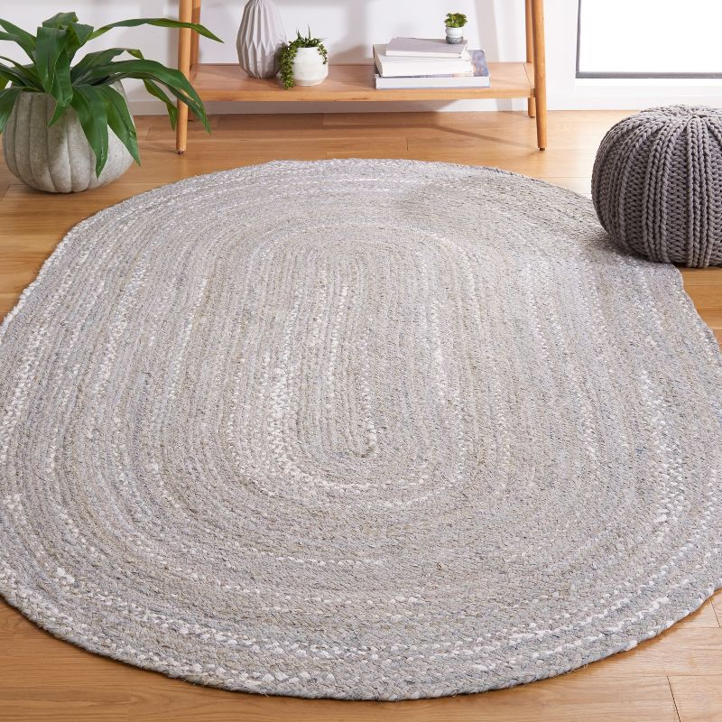 Braided BRD452 Hand Woven Indoor Area Rug - Light Grey - 5'x8' Oval - Safavieh