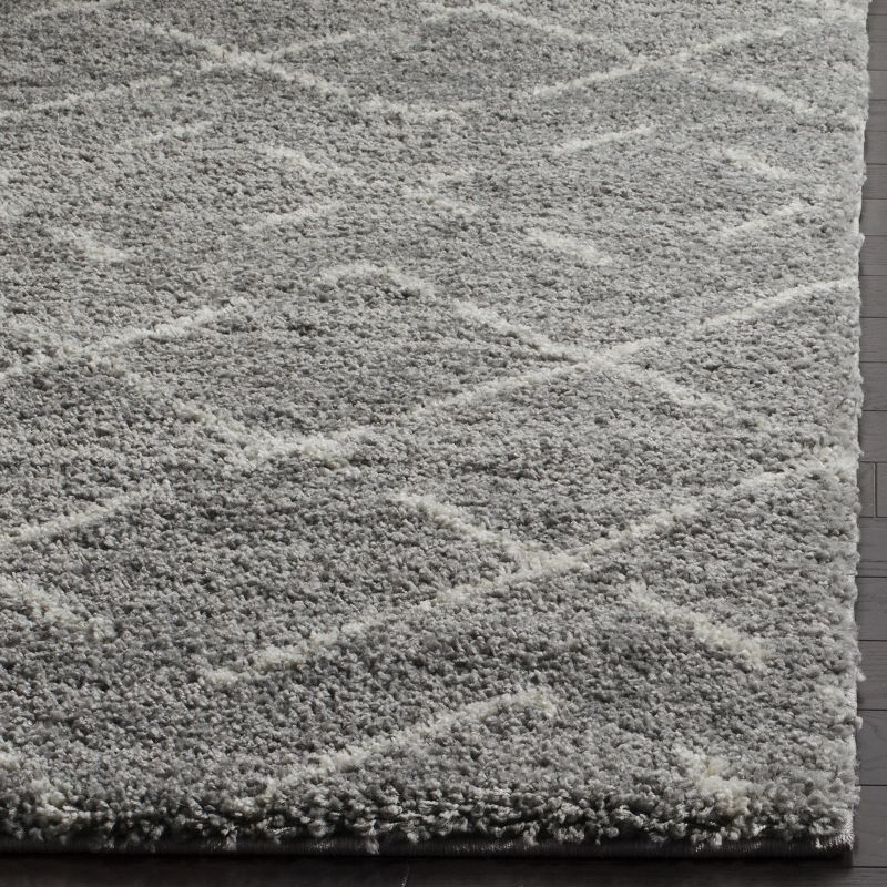 Arizona Shag ASG743 Power Loomed Indoor Area Rug - Grey/Ivory - 4'x6' - Safavieh