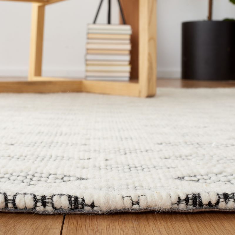 Natura NAT865 Hand Woven Indoor Area Rug - Ivory/Black - 4'x6' - Safavieh
