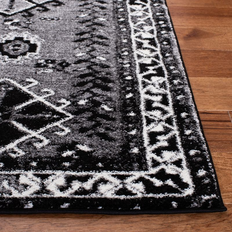 Vintage Hamadan VTH293 Power Loomed Area Rug - Grey/Black - 5'3"x7'6" - Safavieh.