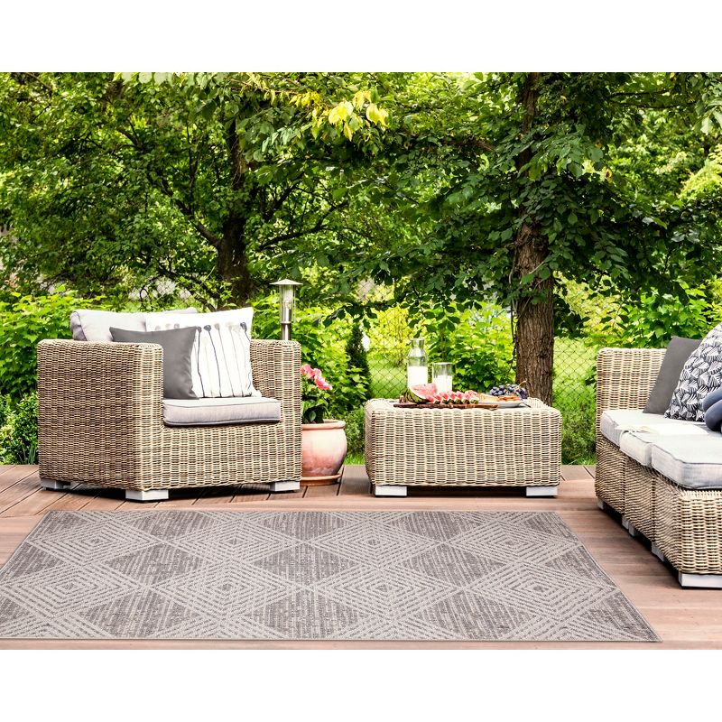 Liora Manne Dunes Modern Diamond Indoor/Outdoor Rug Silver 5'3" x 7'3"
