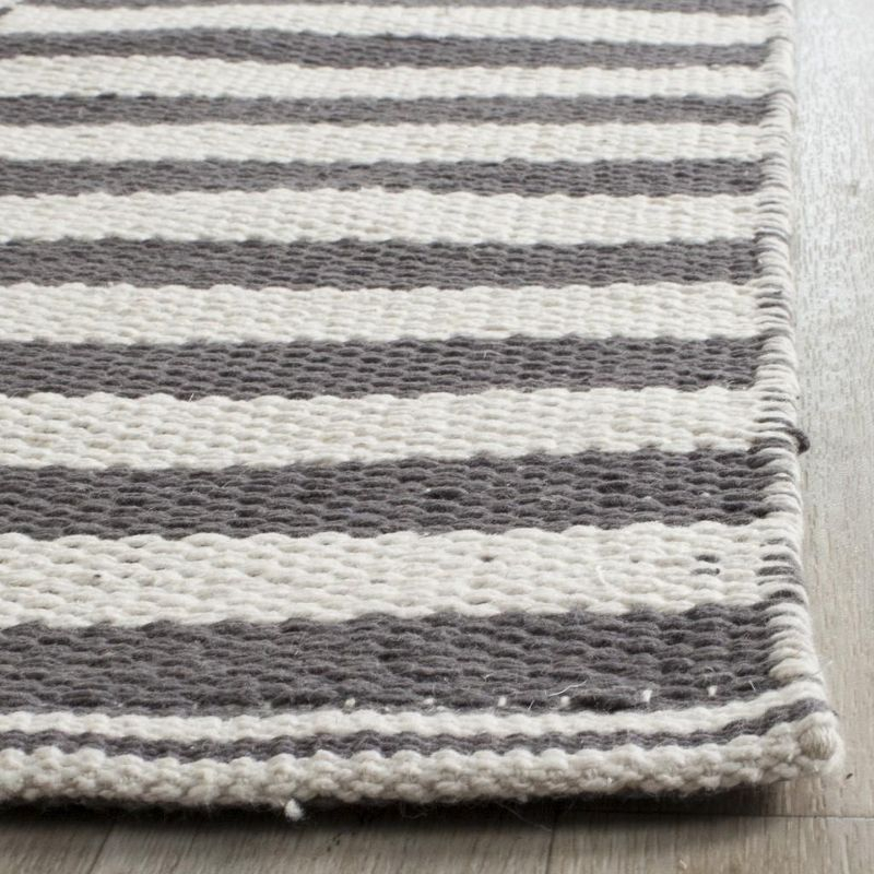 Montauk MTK715 Hand Woven Indoor Accent Rug - Ivory/Grey - 2'6"x4' - Safavieh