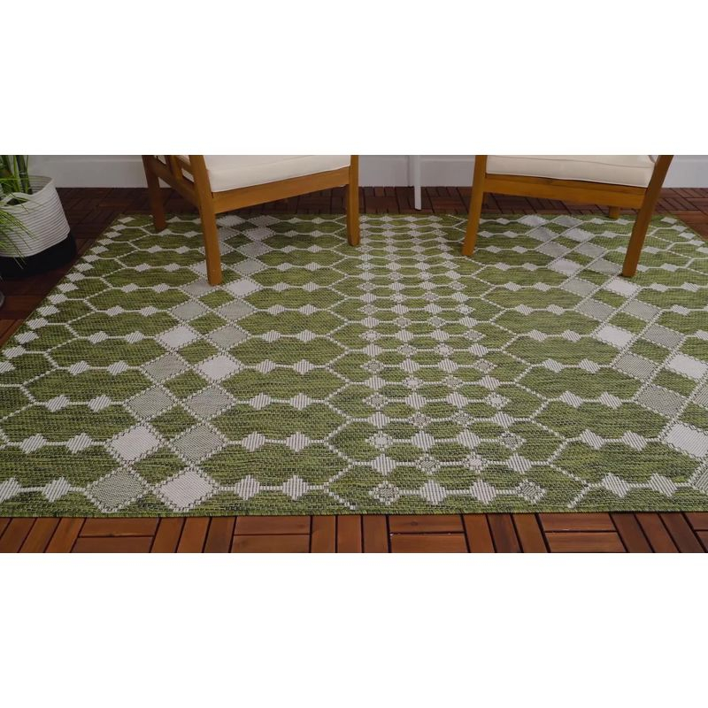 Unique Loom 2' 2 x 3' 0 Indoor Outdoor Trellis Green Area Rug