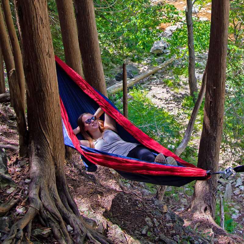 Vivere Double Parachute Hammock in Navy and Red