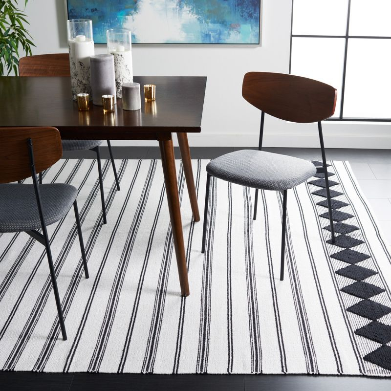 Montauk MTK708 Hand Woven, Flat Weave Indoor Area Rug - Black/Ivory - 6'x6' - Safavieh