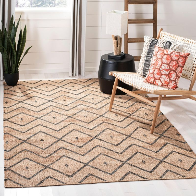 Kilim KLM750 Hand Loomed Area Rug - Natural/Charcoal - 4'x6' - Safavieh.