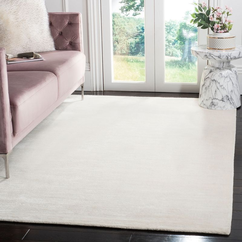 Mirage MIR234 Hand Loomed Indoor Area Rug - White - 5'x8' - Safavieh.