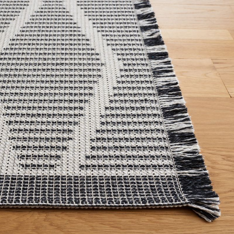 Augustine AGT503 Machine Made Indoor Area Rug - Ivory/Black - 6'-4"x9'-6" - Safavieh