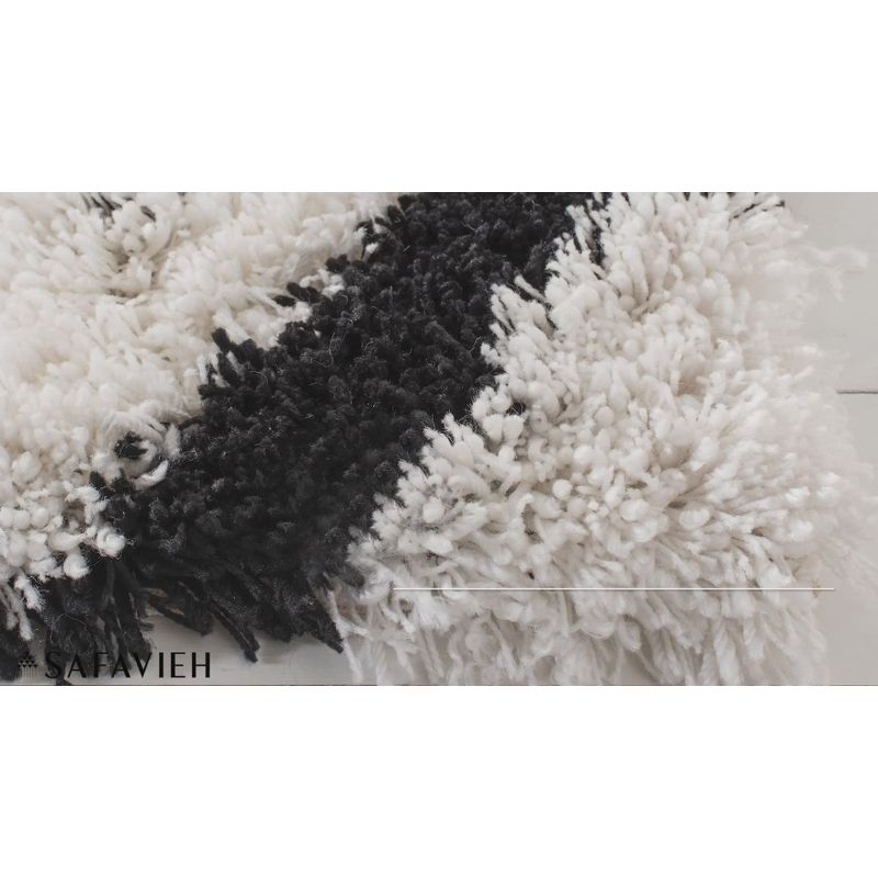Shag SG250 Hand Tufted Area Rug Ivory / Grey 6' X 9' - Safavieh.