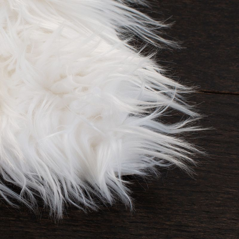 Faux Sheep Skin FSS115 Power Loomed Indoor Area Rug - Ivory - 5'x7' - Safavieh