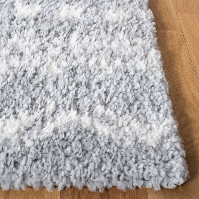Parma Shag PMA542 Power Loomed Indoor Area Rug - 6'7"x6'7" - Grey/Ivory - Safavieh