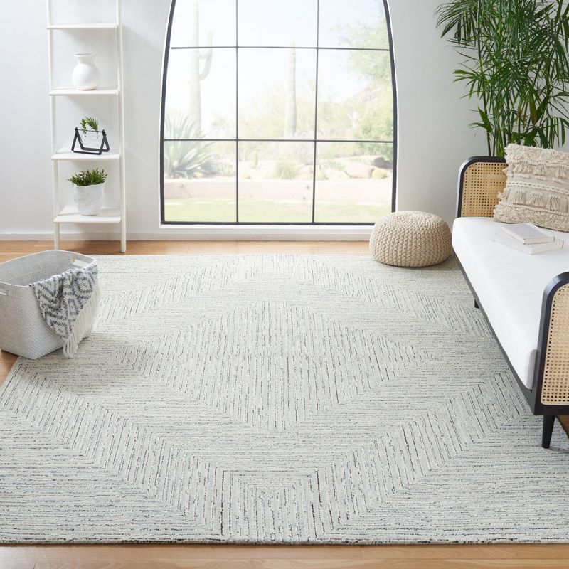 Micro-Loop MLP176 Hand Tufted Area Rug - Light Grey/Ivory - 5'x8' - Safavieh.