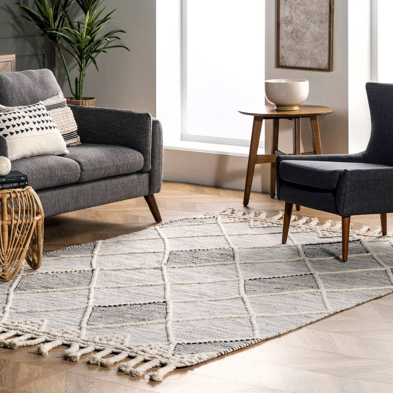Becca Diamond Trellis Tassel Wool Area Rug Ivory - nuLOOM