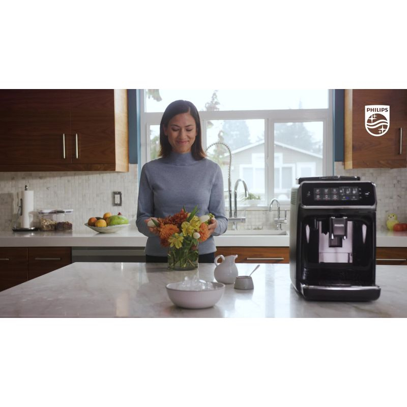 Philips 3200 Series Fully Automatic Espresso Maker with LatteGo and Iced Coffee