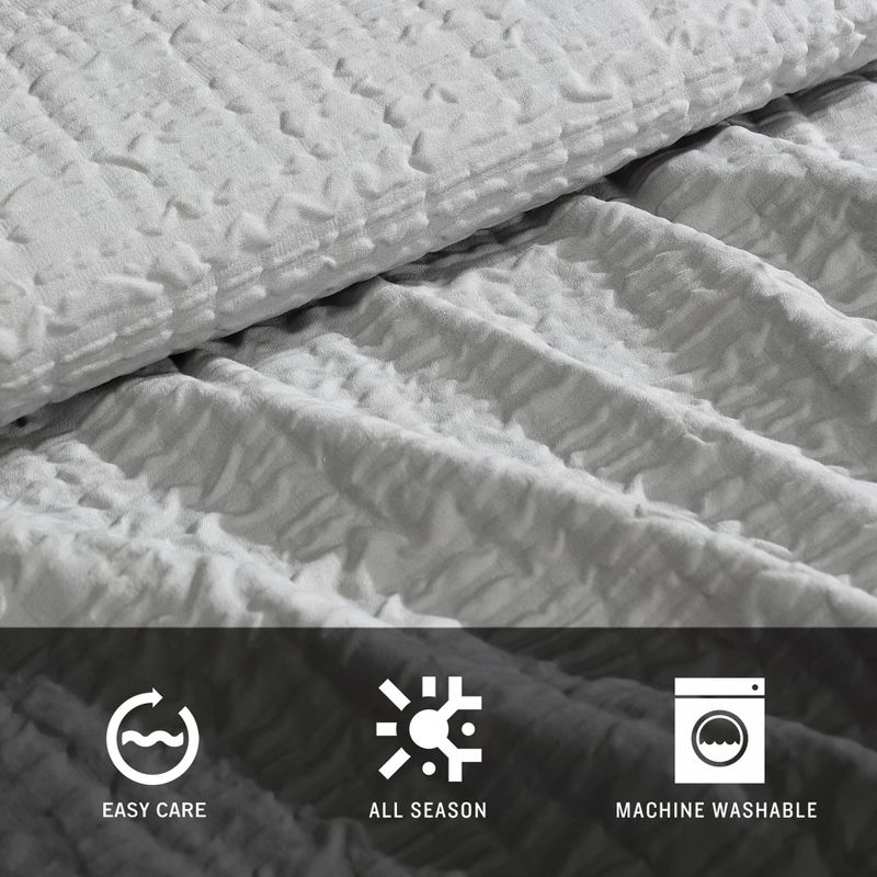 Kenneth Cole Serenity Wavy Lines Grey 3 Piece Comforter Set- Full/Queen