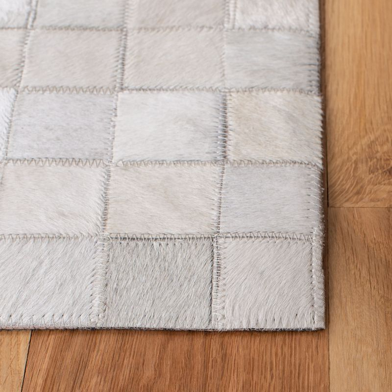 Studio Leather STL813 Hand Woven Area Rug - Ivory/Black - 4'x6' - Safavieh.