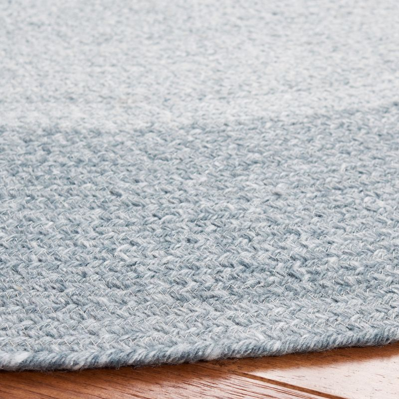 Braided BRD802 Hand Woven Area Rug - Grey/Ivory - 4' round - Safavieh.
