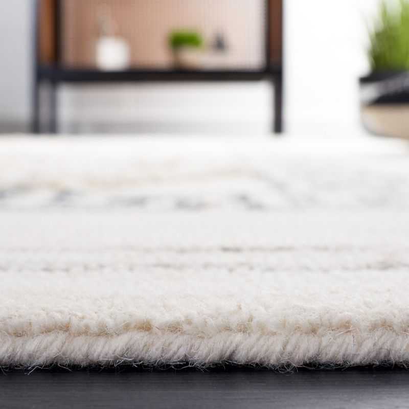 Casablanca CSB989 Hand Tufted Indoor Area Rug - Ivory/Black - 8'x10' - Safavieh