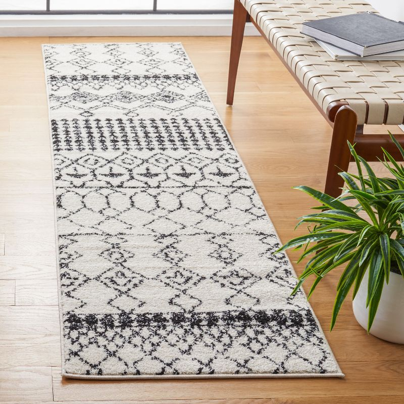 Tulum TUL229 Power Loomed Runner Rug - Ivory/Black - 2'x11' - Safavieh.