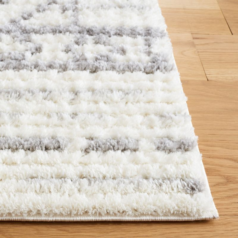 Marrakesh MRK306 Power Loomed Area Rug - Ivory/Gray - 4'5"x6'5" - Safavieh.