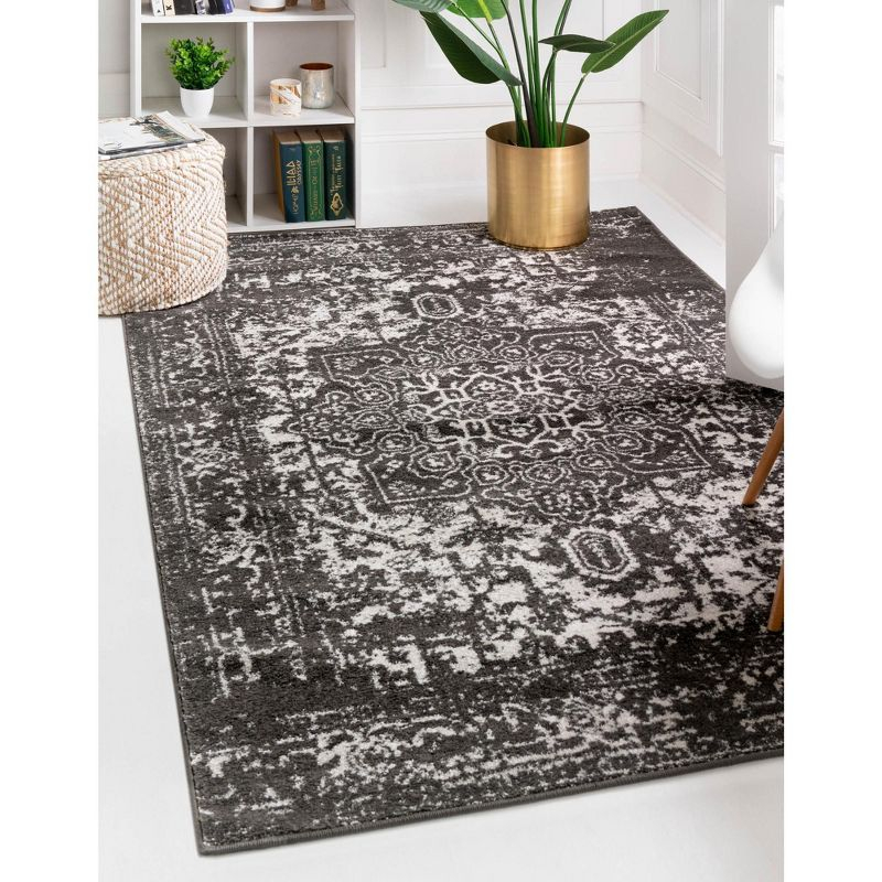 Unique Loom 2' 0 x 3' 1 Dark Gray Richmond Medallion Area Rug