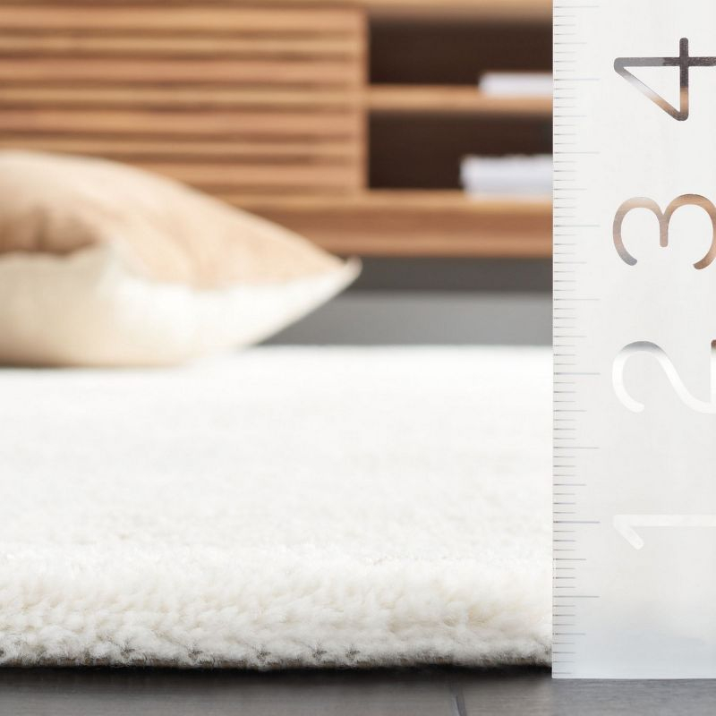 Neptune NPE852 Power Loomed Indoor Runner Rug - Ivory/Beige - 2'2"x8' - Safavieh.